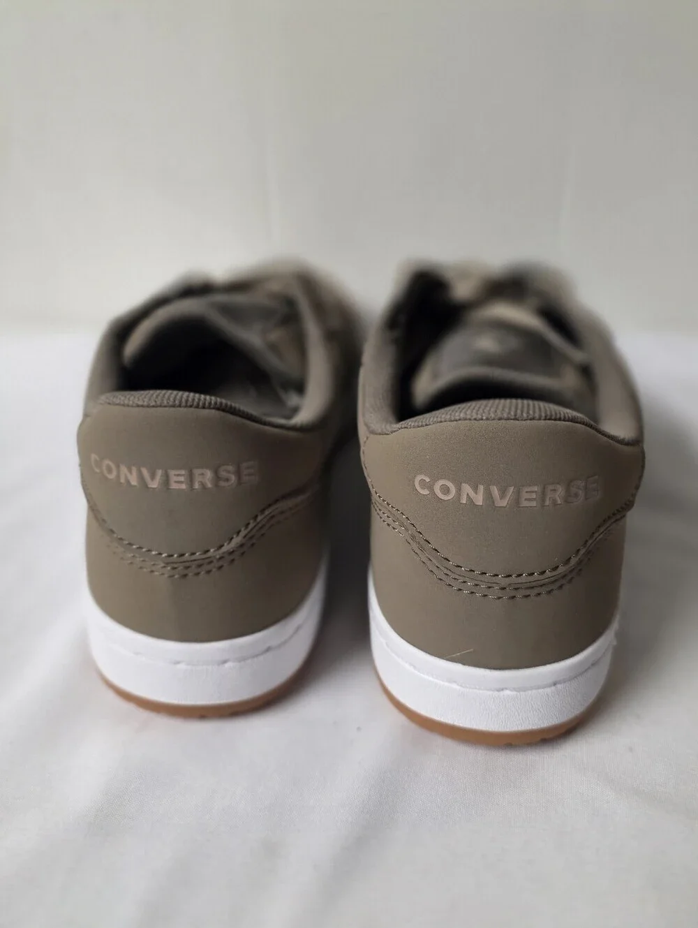 Converse Unisex Sport Casual Men's Low-Top Sneakers in Taupe with White Midsole